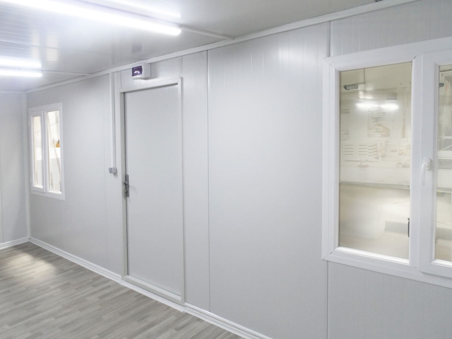 Module T UK | OC-A6000.1 – Site Office Container with Two Large Facing Workstations (14.4 m²)