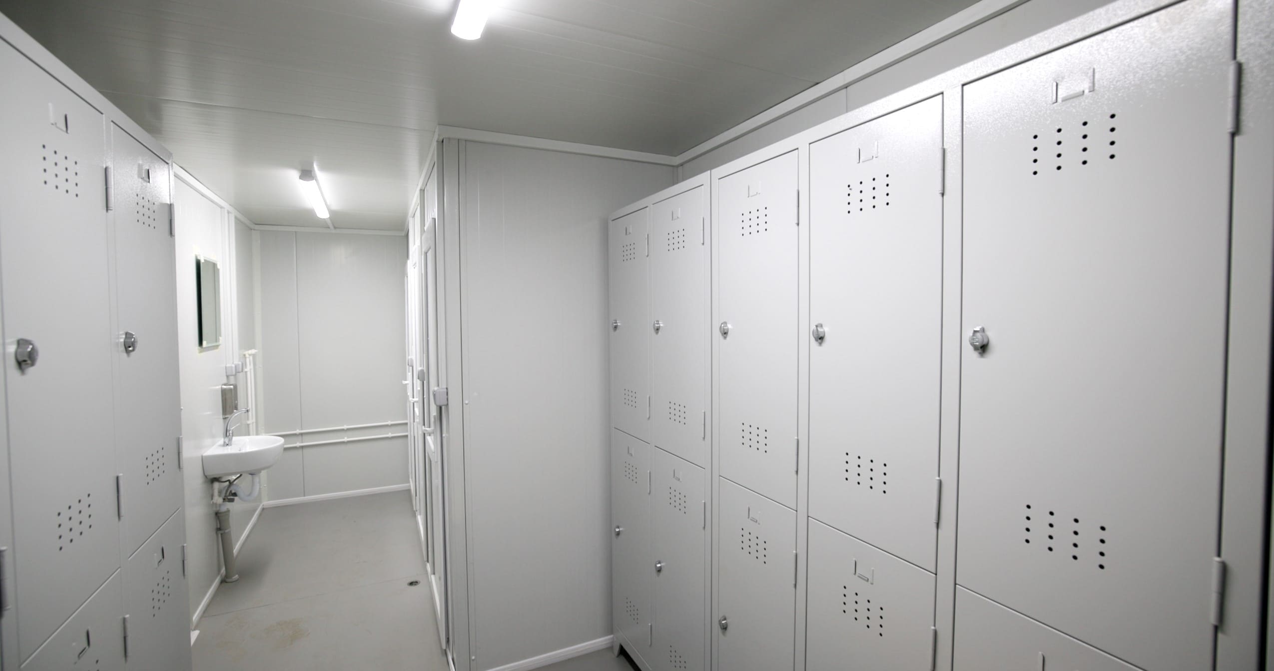 Module T UK | LC-A3000.2 – Locker & Sanitary Container with Shower (7.2 m²)