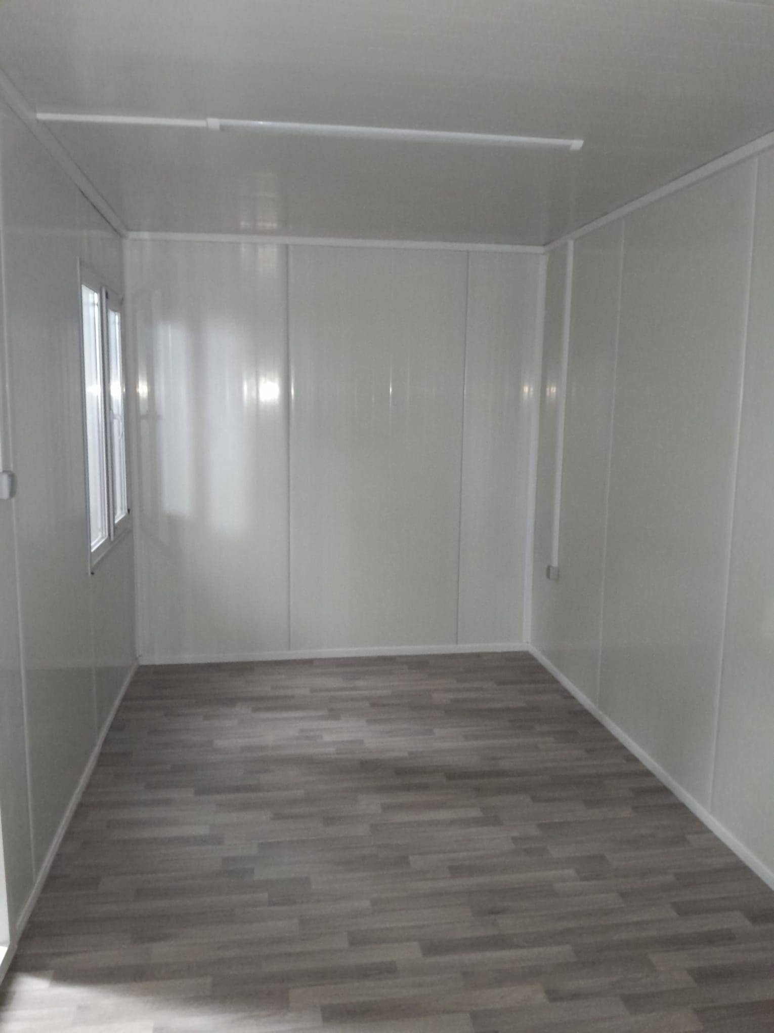 Module T UK | OC-23 – Open Plan Office Container with Two Workstations (14.4 m²)