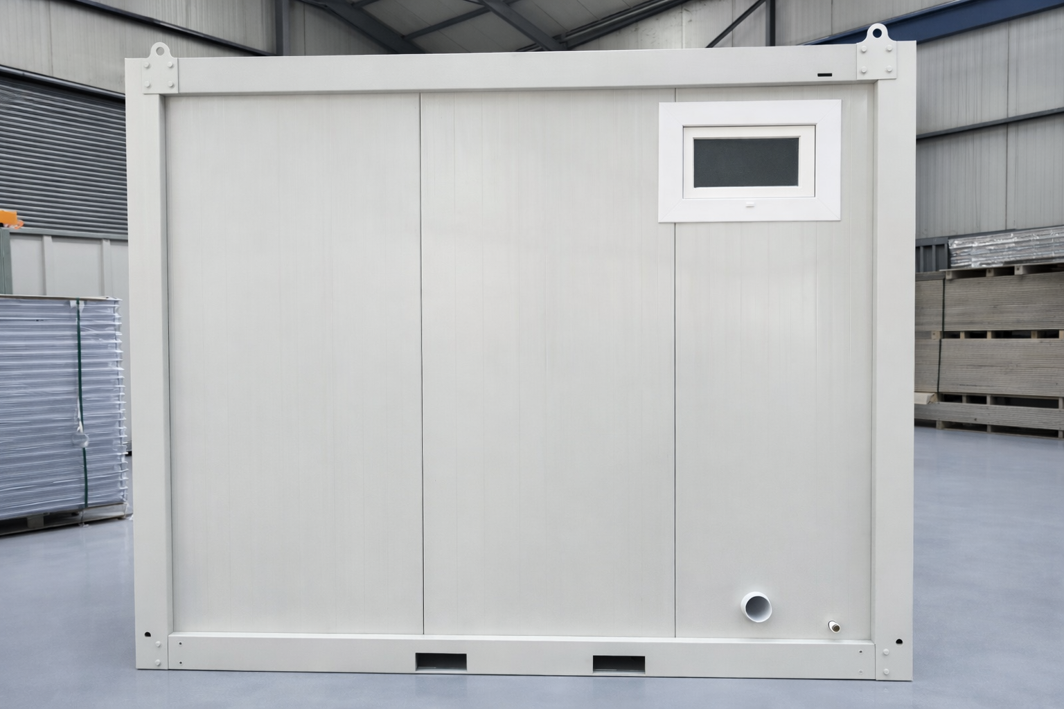 Module T UK | LC-A6000.1 – Large Locker Container with Benches and Side Lockers (14.4 m²)
