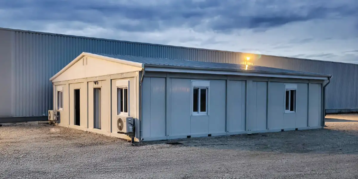 115 m² modular office building