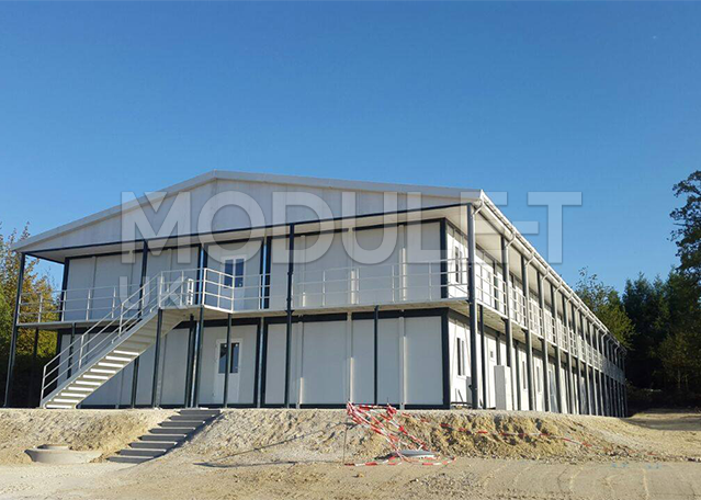 Modular accommodation building