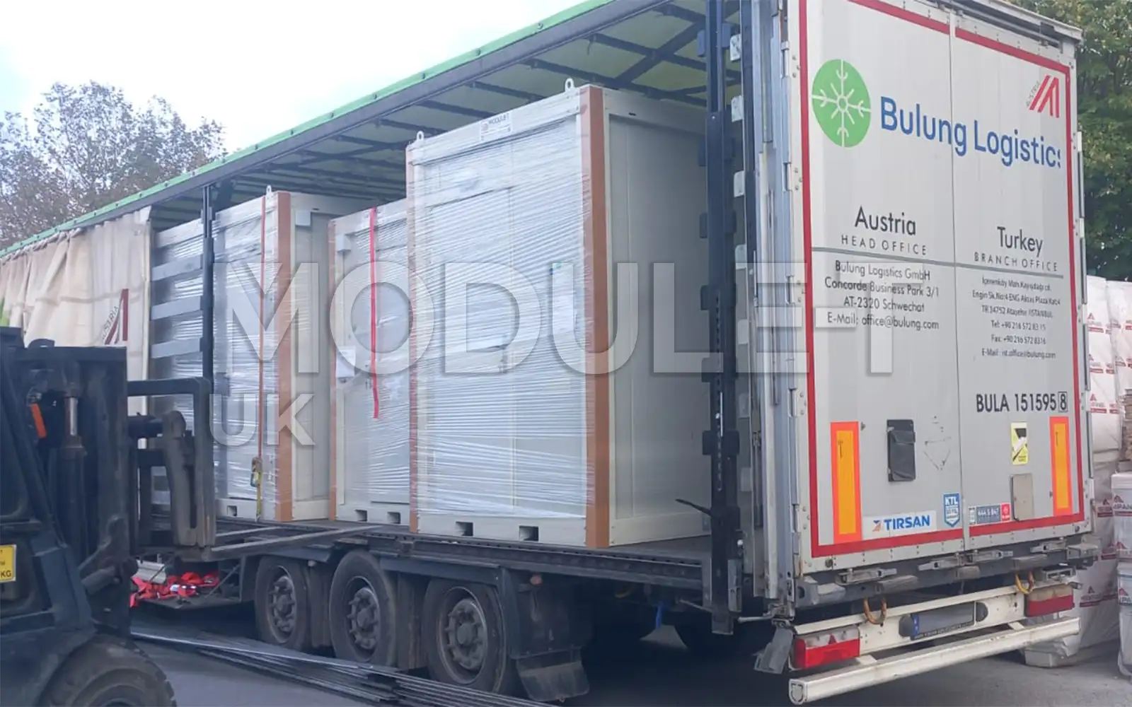 Portable toilet cabin delivery lorry — Module-T UK