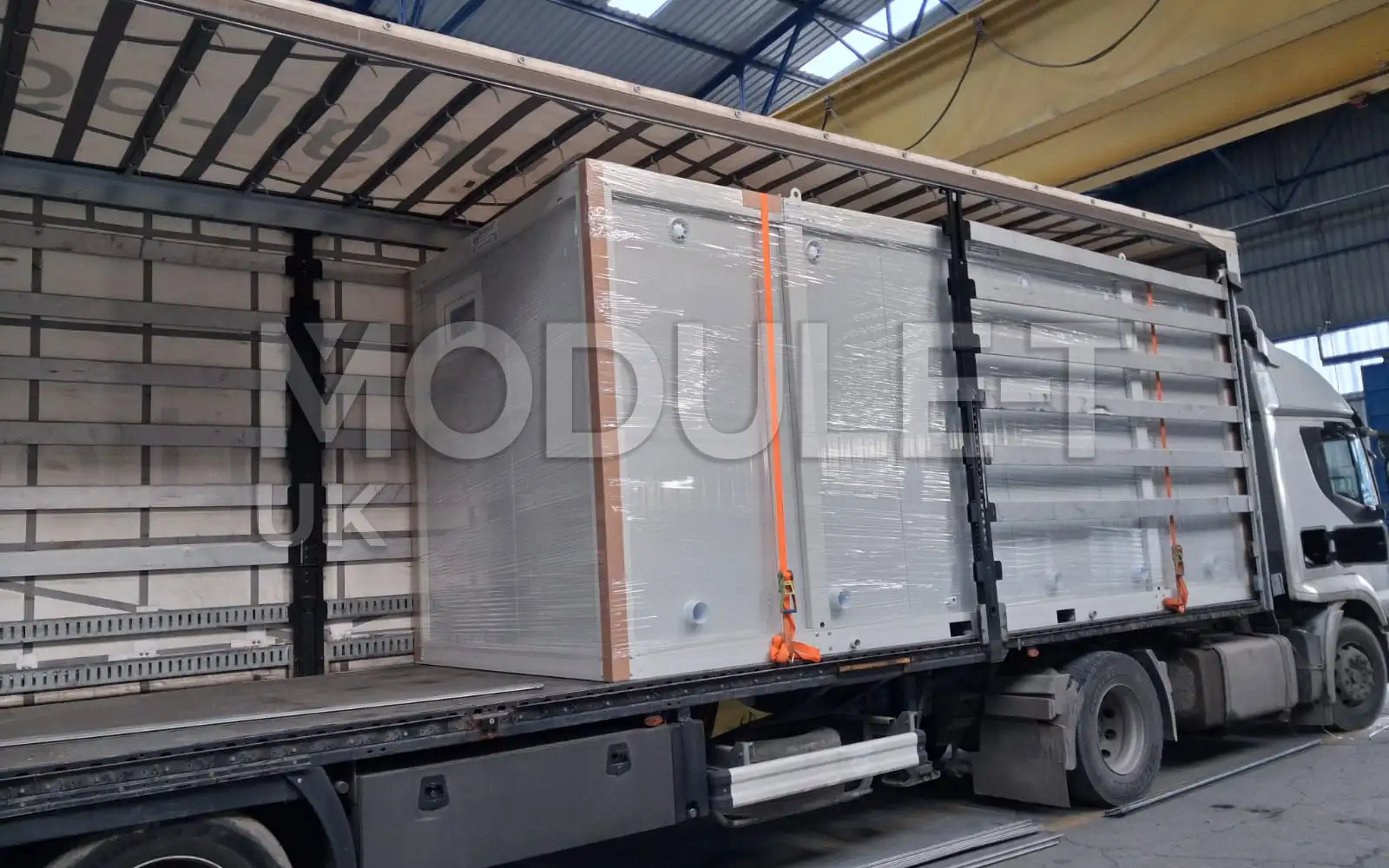 Toilet cabins delivery truck — Module-T UK